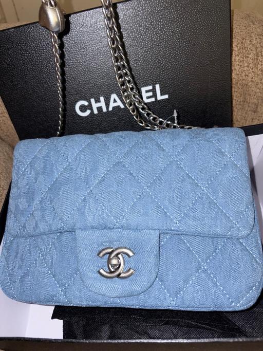  — Hand bag