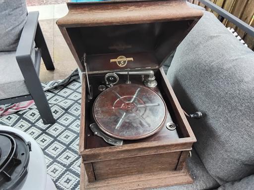  — old gramaphone not working ideal restoration 