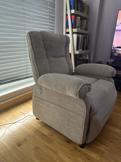  — FLEXISPOT  nursing Recliner electric chair 