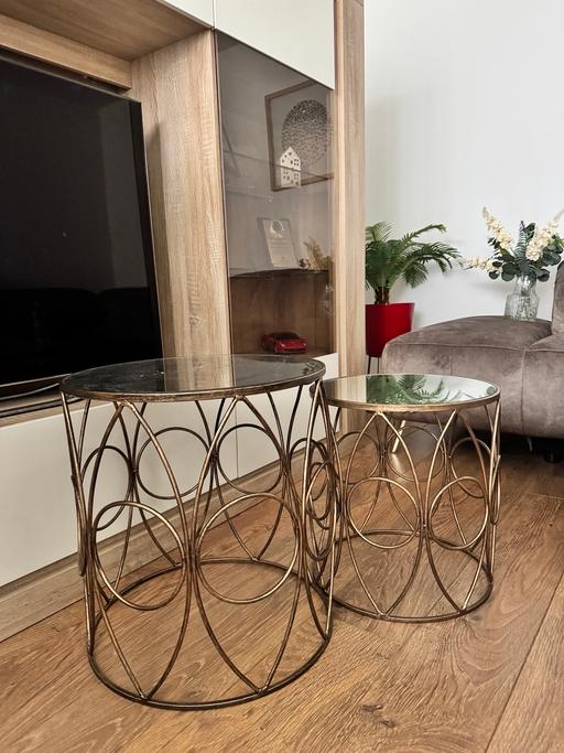  — Nest of 2x side tables