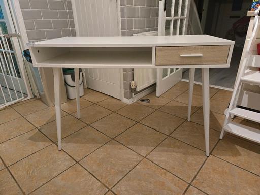  — Desk