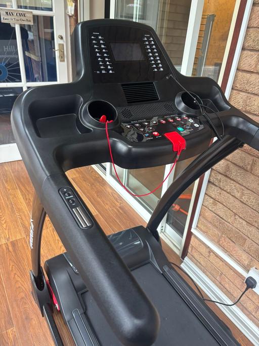  — Reebok Running Machine