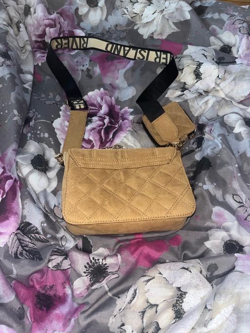  — River island bag