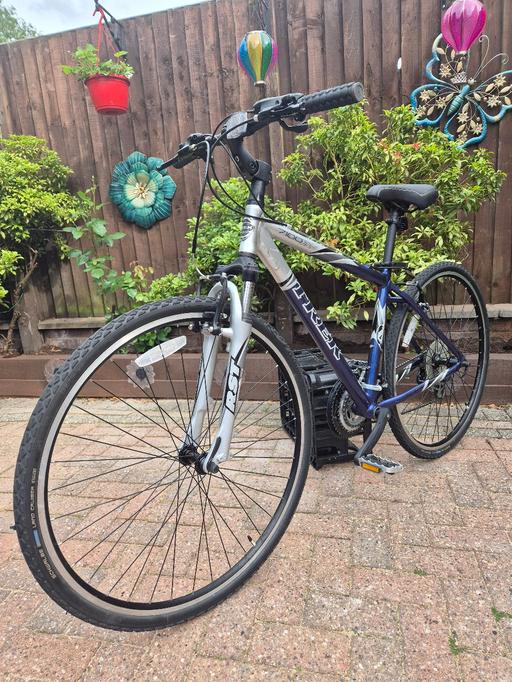  — TREK 7100 FX, Highly Rated Hardtail HYBRID