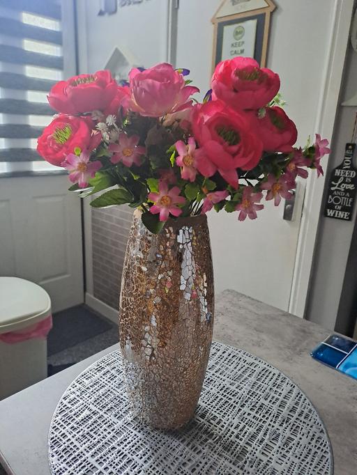  — large vase and flowers 💐