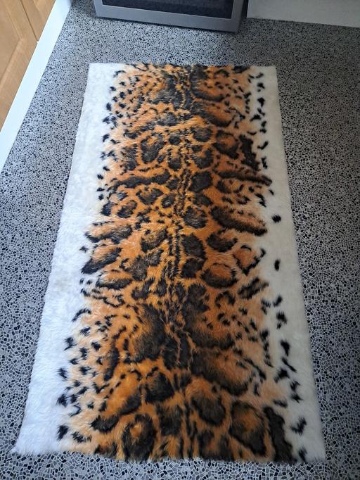  — fur rug