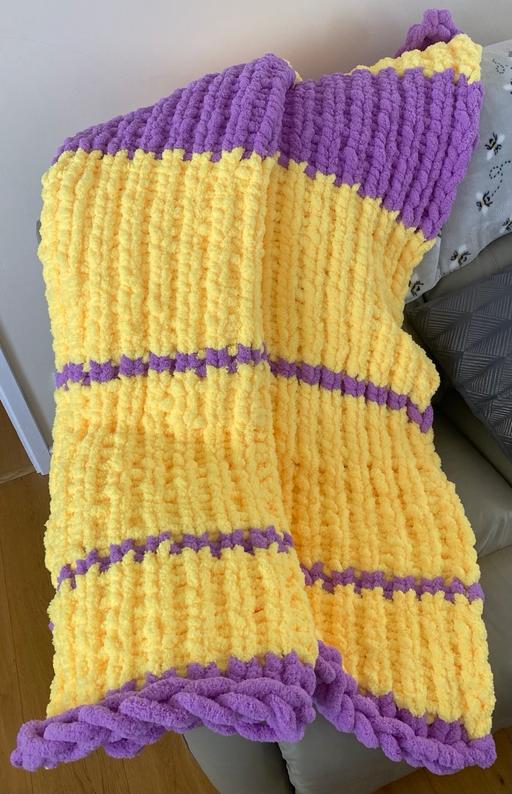  — Handmade Chunky Knit Blankets