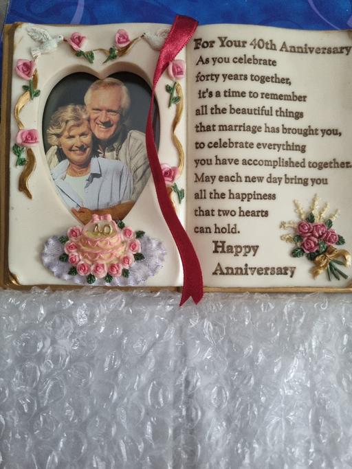 — picture frames x2
