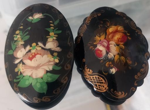  — 2 vintage handpainted russian Lacquer Brooch