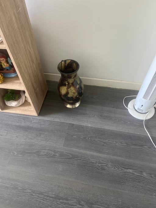  — Vase