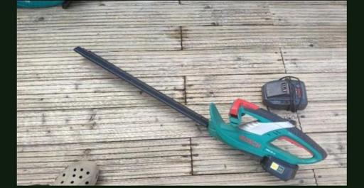  — bosch AHS 48 li hedge trimmer 2 batteries
