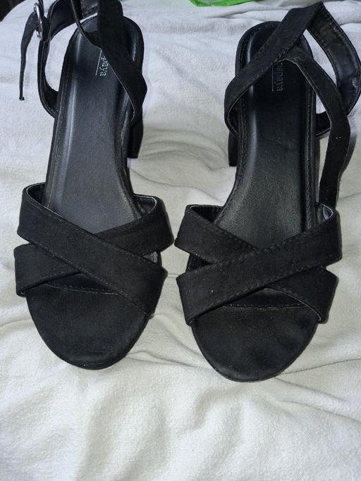  — platform sandals 6