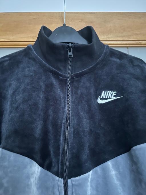  — Nike Crop Top