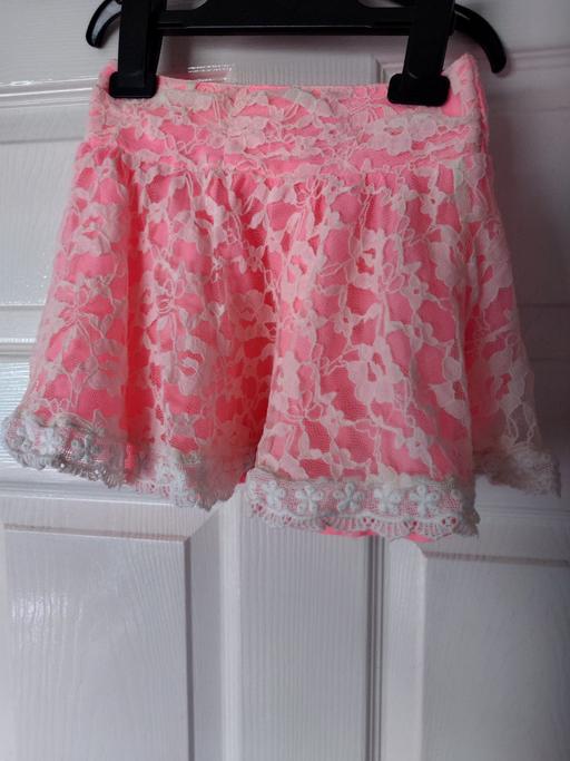  — Girls pink/white skirt size 2-3 years