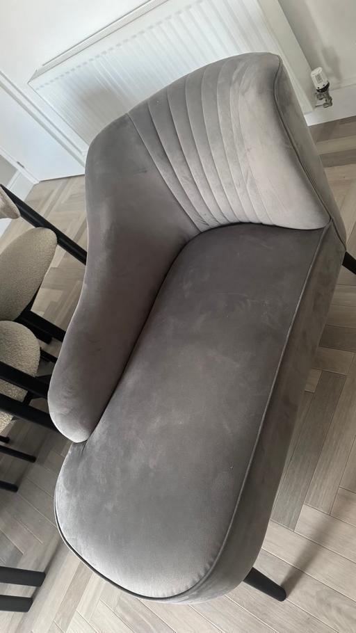  — Grey sofa chair in good condition