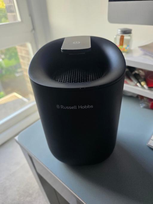 — RUSSELL HOBBS RHDH1061B Portable Dehumidifier