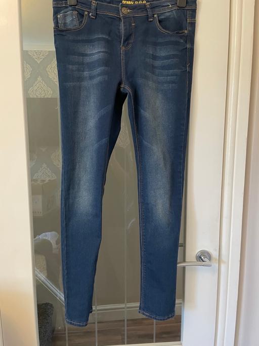  — Skinny Jeans