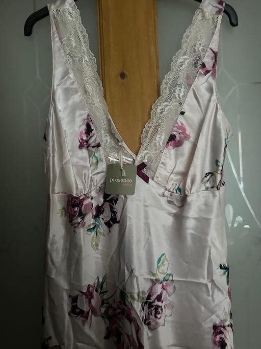  — Debenhams Nightdress