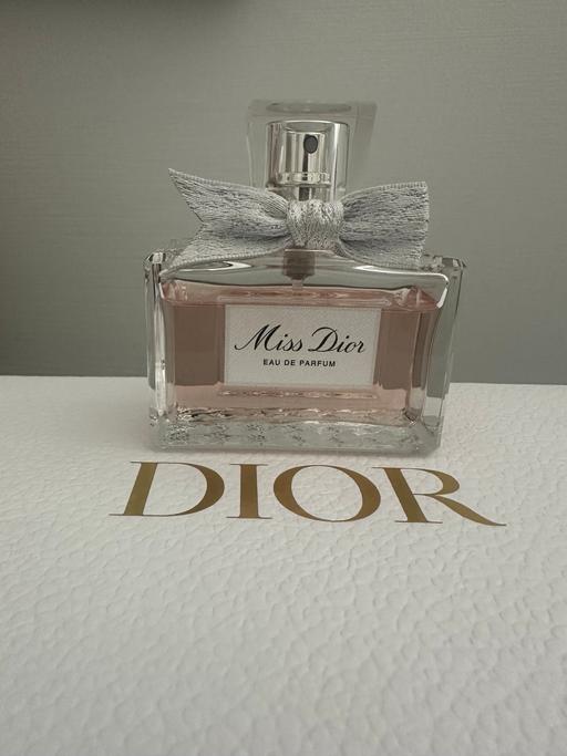 — Miss Dior perfume