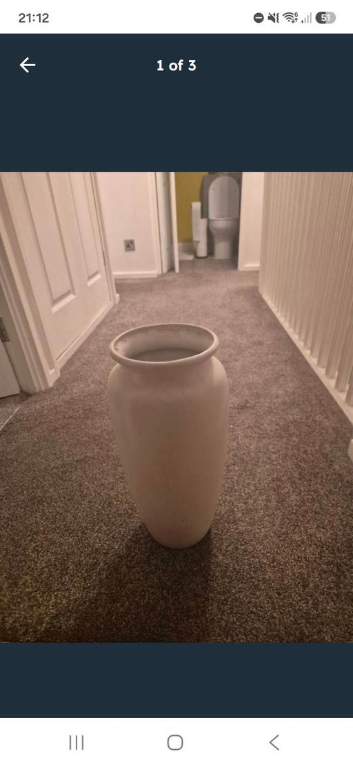  — Vase