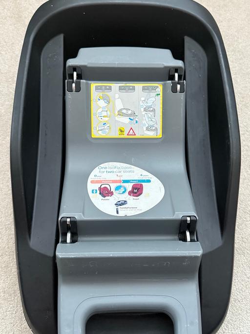  — IsoFix Base pebble & pearl *Collection Only*