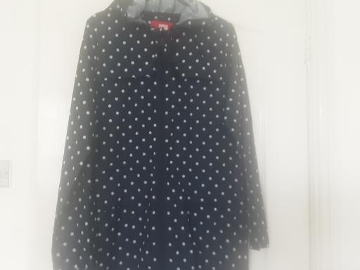  — ladies size M 12-14 f&f rain jacket