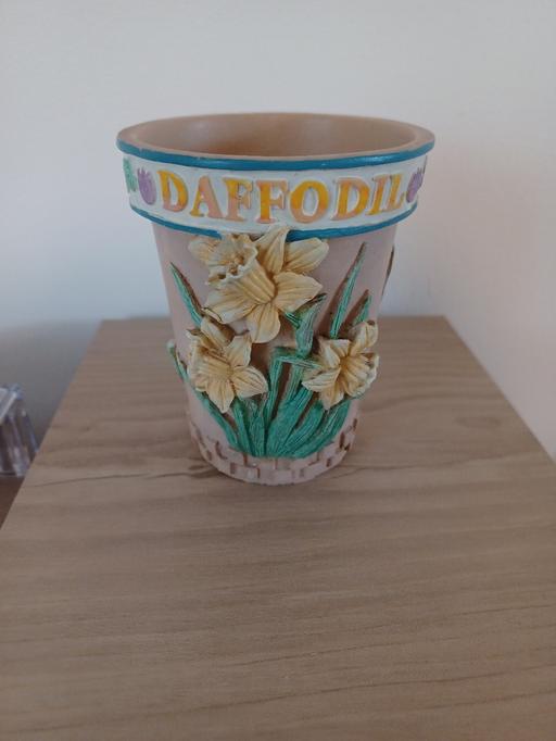  — small decorative plantpot