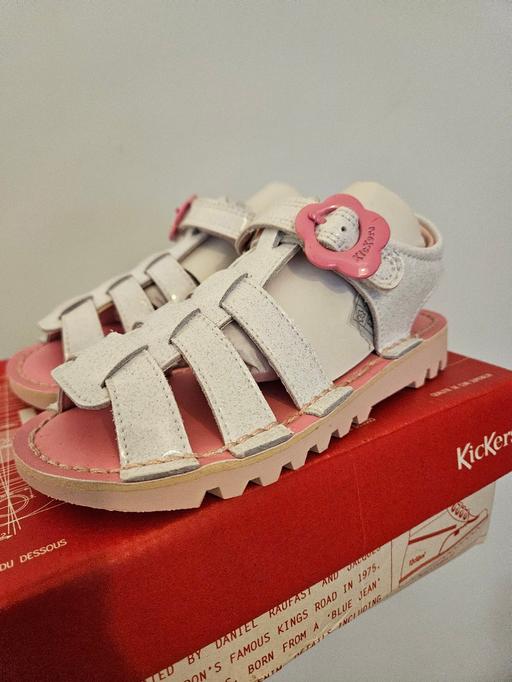  — kickers girl shoes size 28