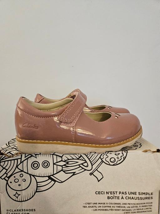  — Clarks girl shoes size 29