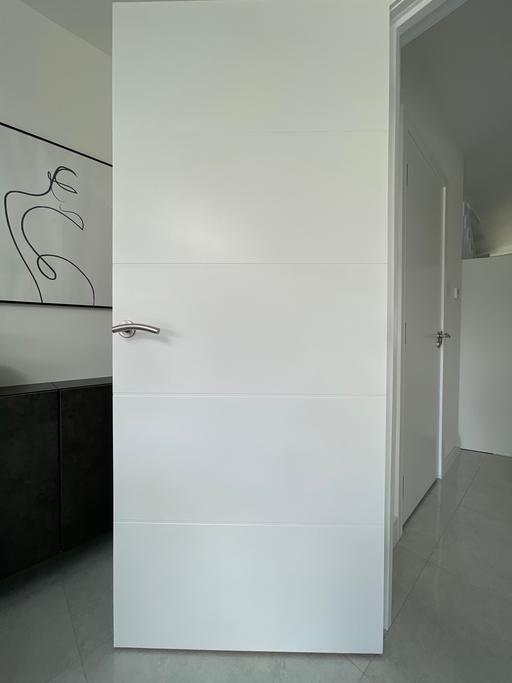  — indoor firedoor with door hindges and handles