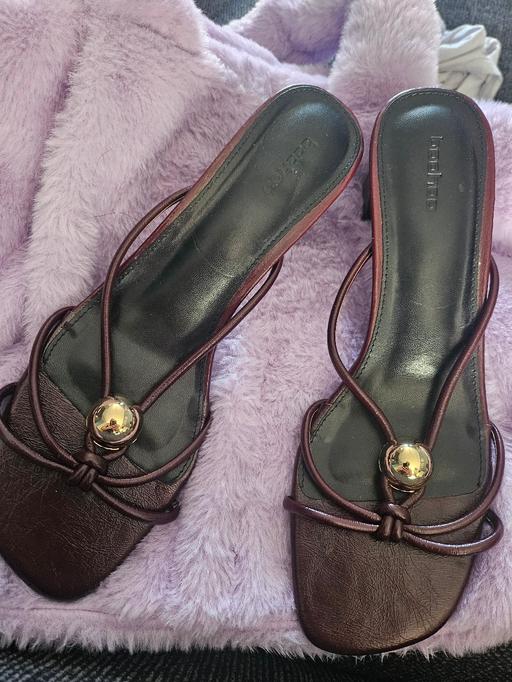  — Boohoo block Heel Size 8