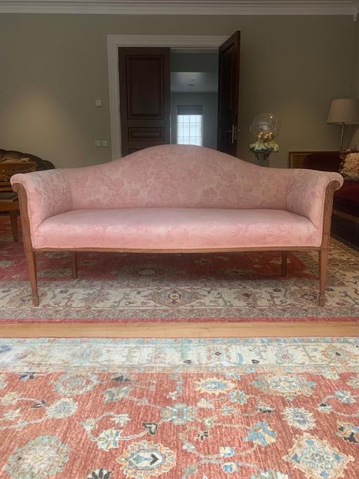  — Pink sofa