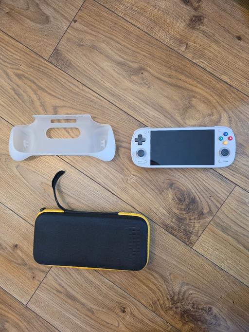  — Retroid Pocket 5 w/grip & case