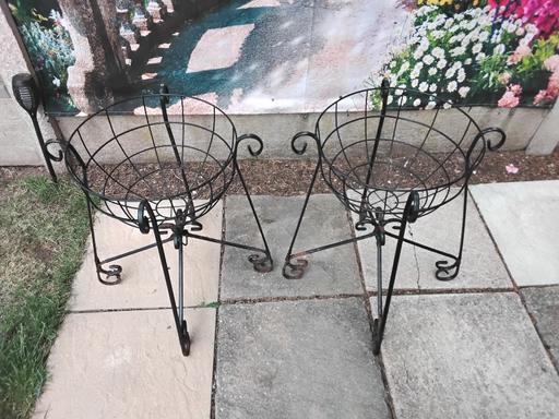  — 2 retro ornate garden planters need a repaint