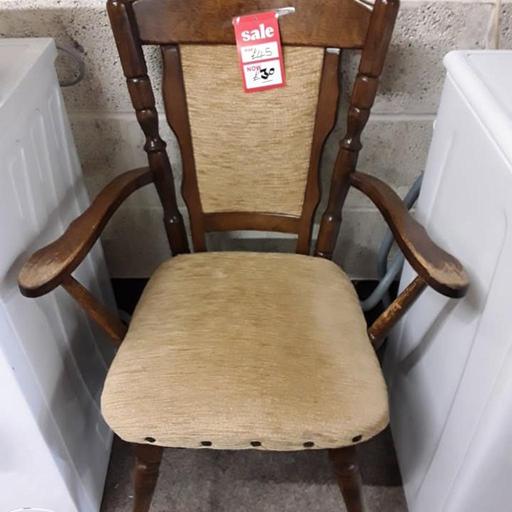  — Lovely vintage solid oak carver chair