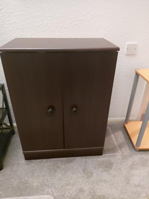  — cd & dvd cabinet