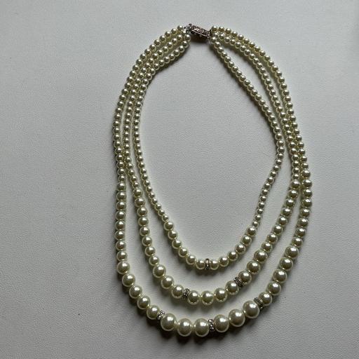  — Vintage 3 row pearls & diamanté necklace