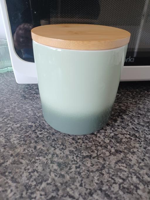  — 2 tone green storage pot with lid