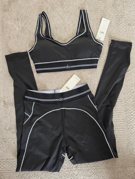  — alo yoga set 2 peice size 8