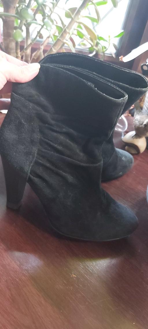  — size 3 /36 black stiletto boot's 🖤