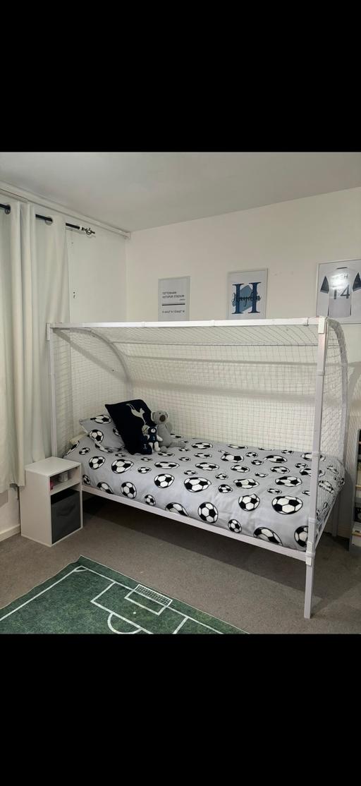  — Kids football goal bed, part dismantled ready