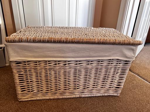  — Laundry basket