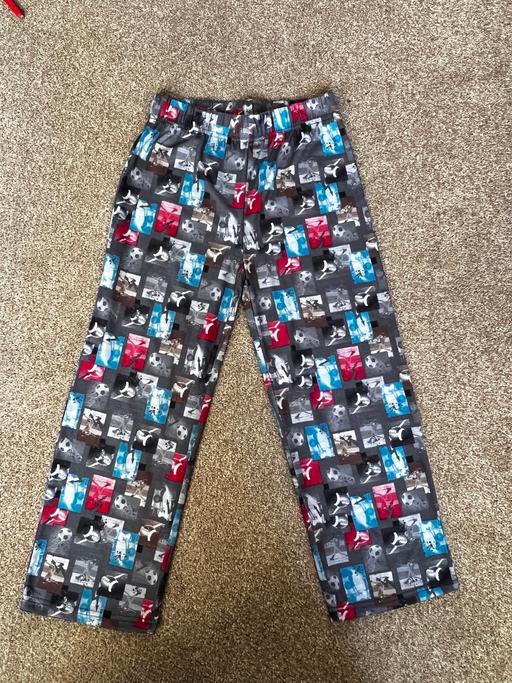  — Boys pyjamas 6-7 years