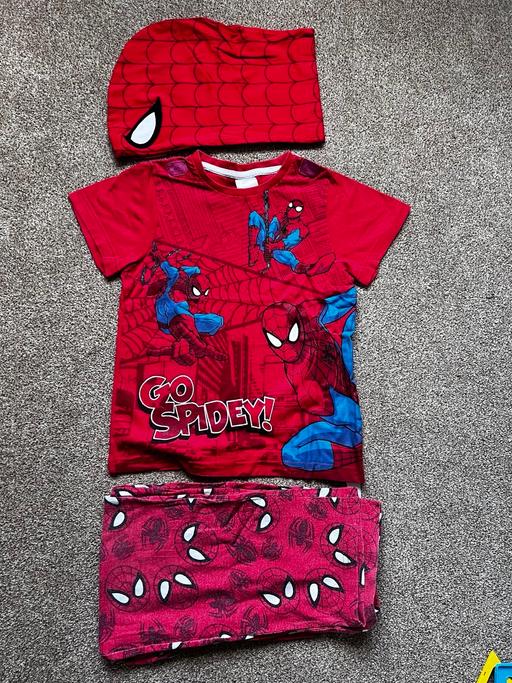  — Boys Spider-Man pyjamas 4-5 years