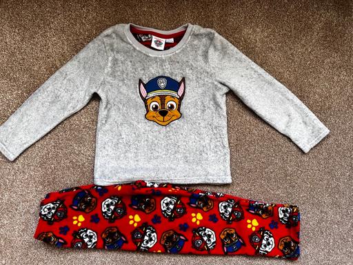  — Boys Paw Patrol fleece pyjamas. 5-6 years