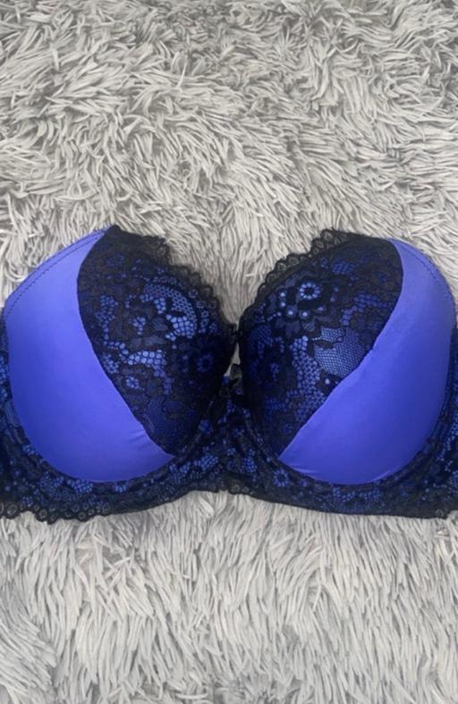  — Underwire strapless bra