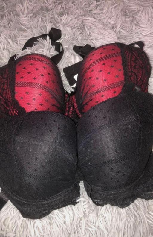  — 2x bras