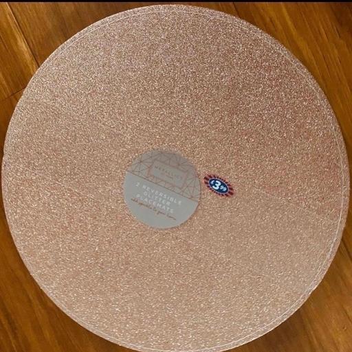  — Rose gold place mats