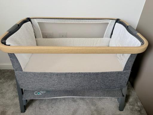  — Tutti Bambini CoZee Bedside Crib- Grey/Oak