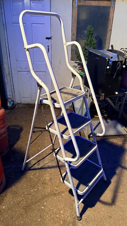  — Step Ladders